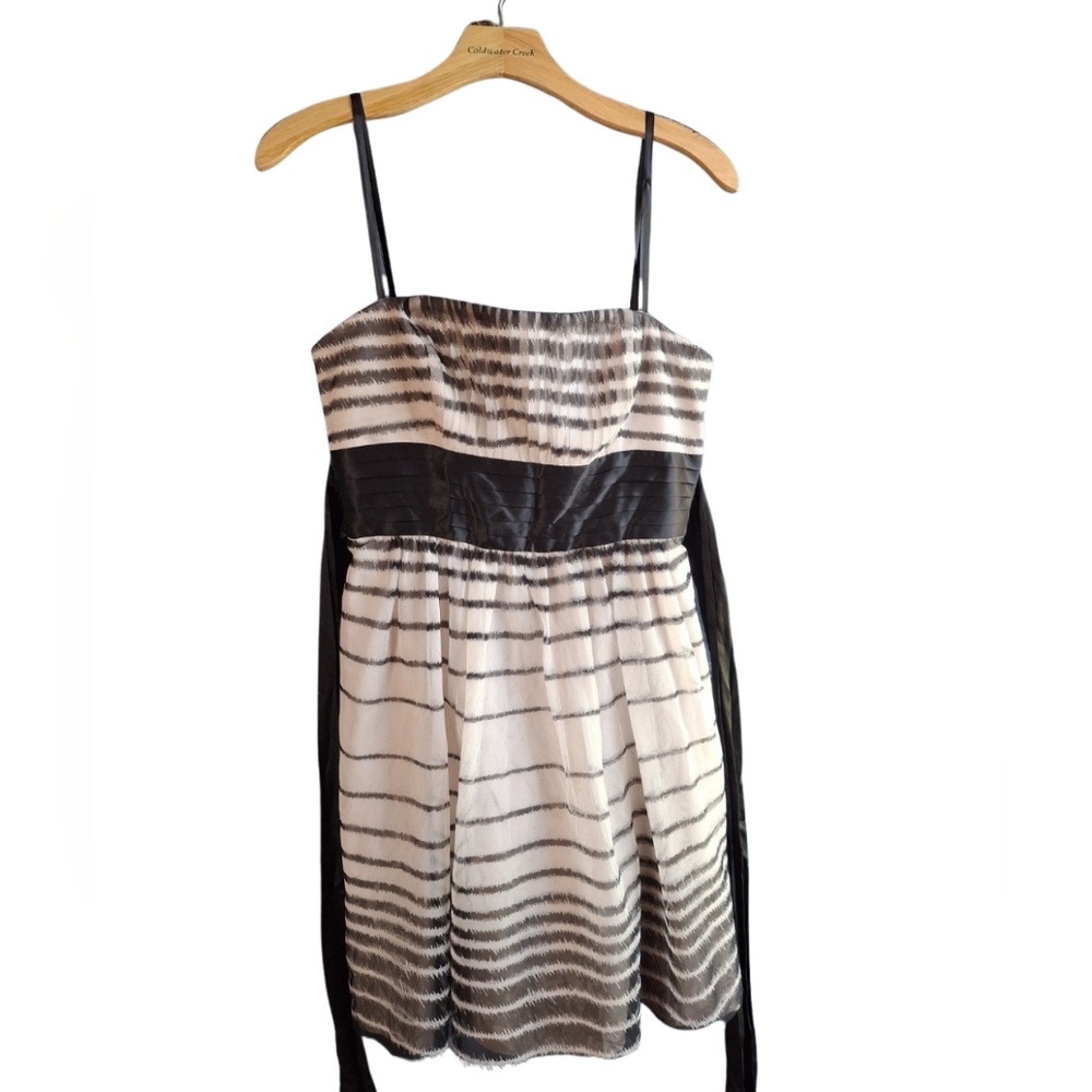 Size 8 Strapless BCBG MaxAzria Midi Dress